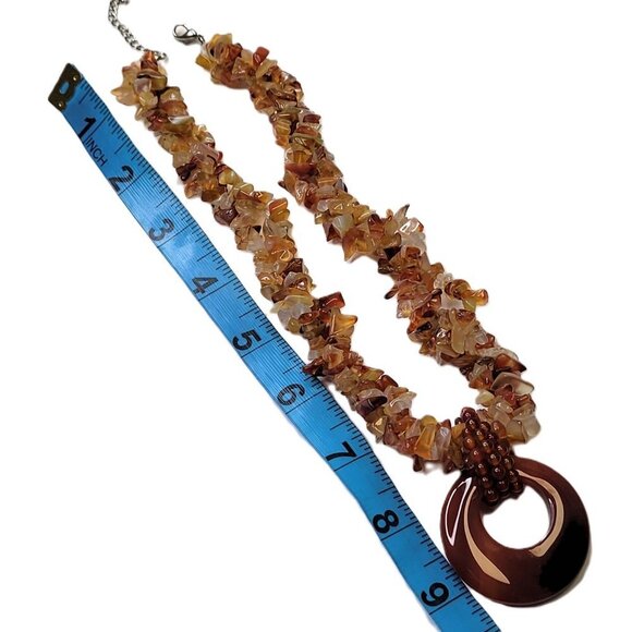 Carnelian Fashion Chips Necklace with Round Pendant - Picture 9 of 14